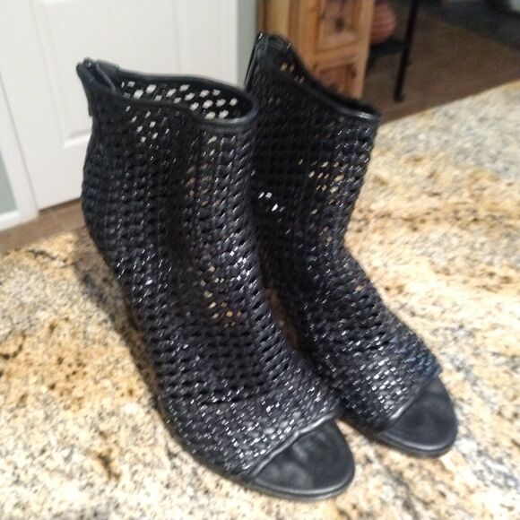 Calvin Klein Weave Peep Toe Ankle Heeled Boot Black Zip Up Women's 8.5 - Picture 10 of 11